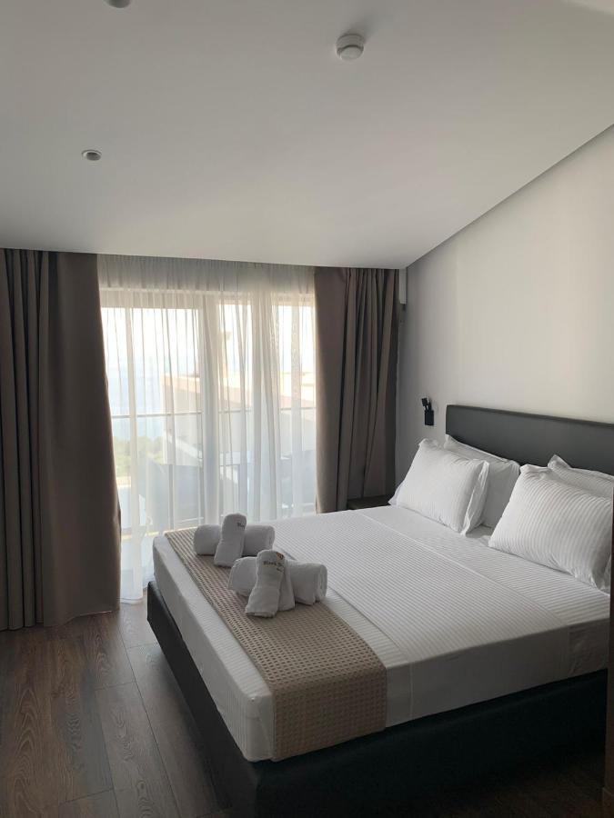 Black Diamond Hotel Dhërmi Extérieur photo