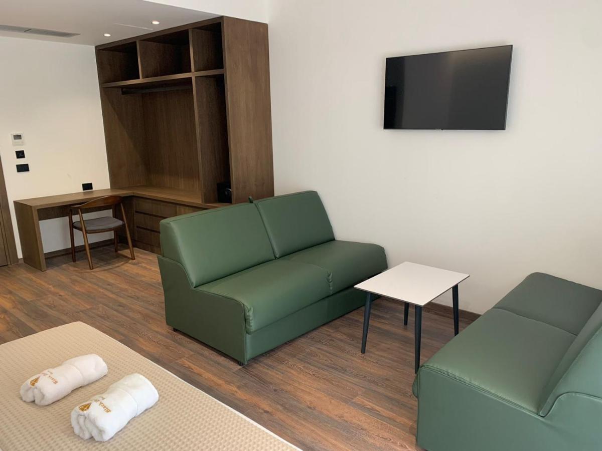 Black Diamond Hotel Dhërmi Extérieur photo