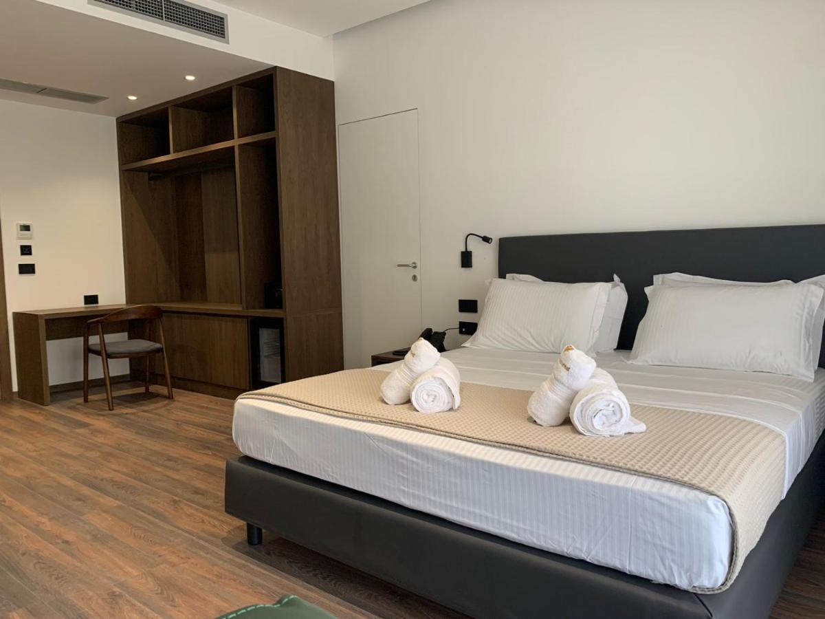 Black Diamond Hotel Dhërmi Extérieur photo