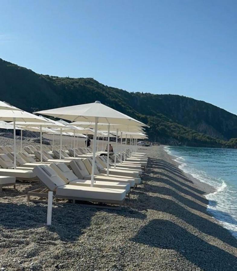 Black Diamond Hotel Dhërmi Extérieur photo