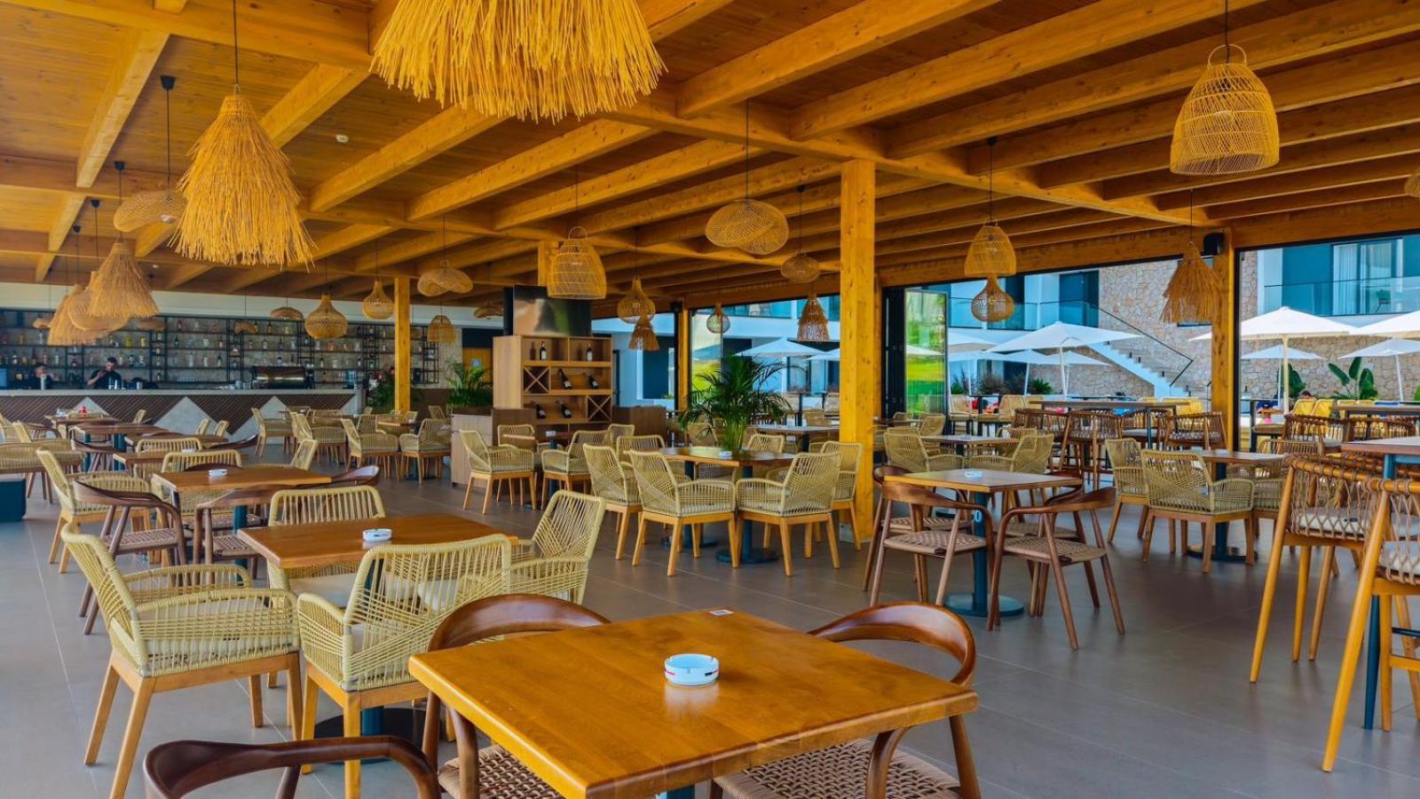 Black Diamond Hotel Dhërmi Extérieur photo