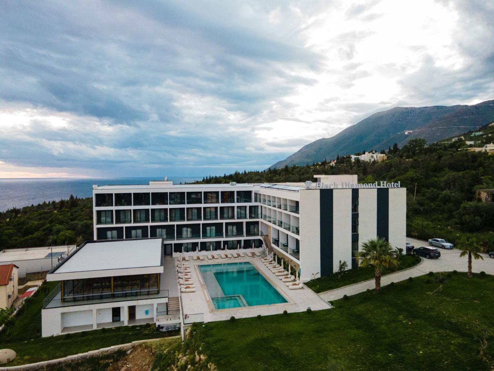 Black Diamond Hotel Dhërmi Extérieur photo