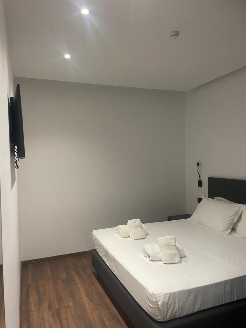 Black Diamond Hotel Dhërmi Extérieur photo